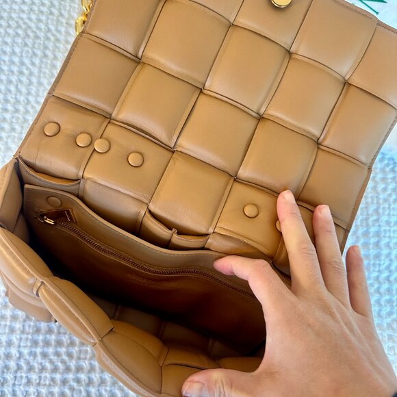 Bottega Veneta Chain Cassette bag in Caramel - Picture 8 of 11